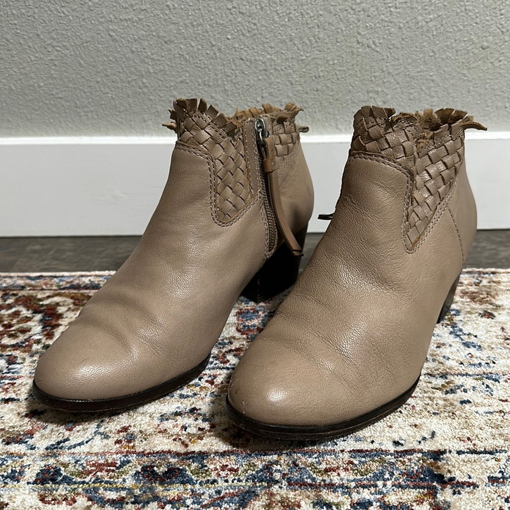 Coach new york women’s low heel boot